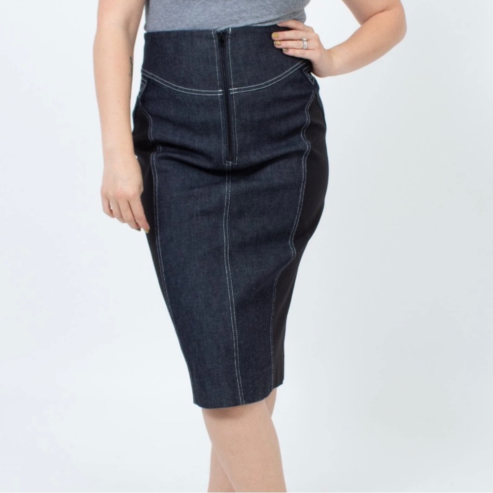 Diane von Fürstenberg, sexy denim pencil skirt with stretch-LIKE NEW! - Picture 10 of 15